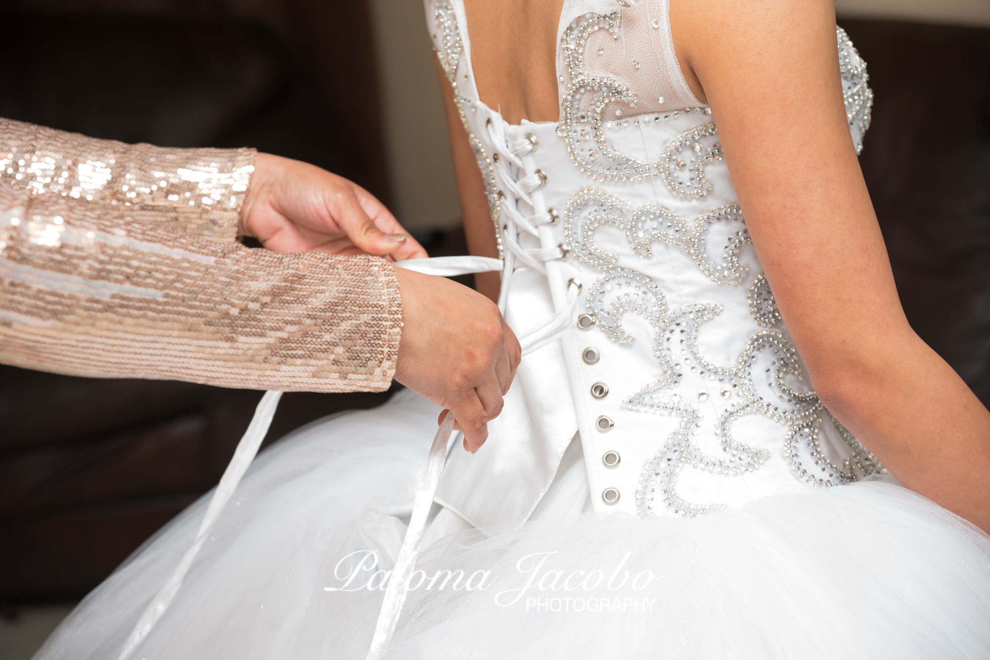 Quinceanera getting ready by Paloma Jacobo Photography