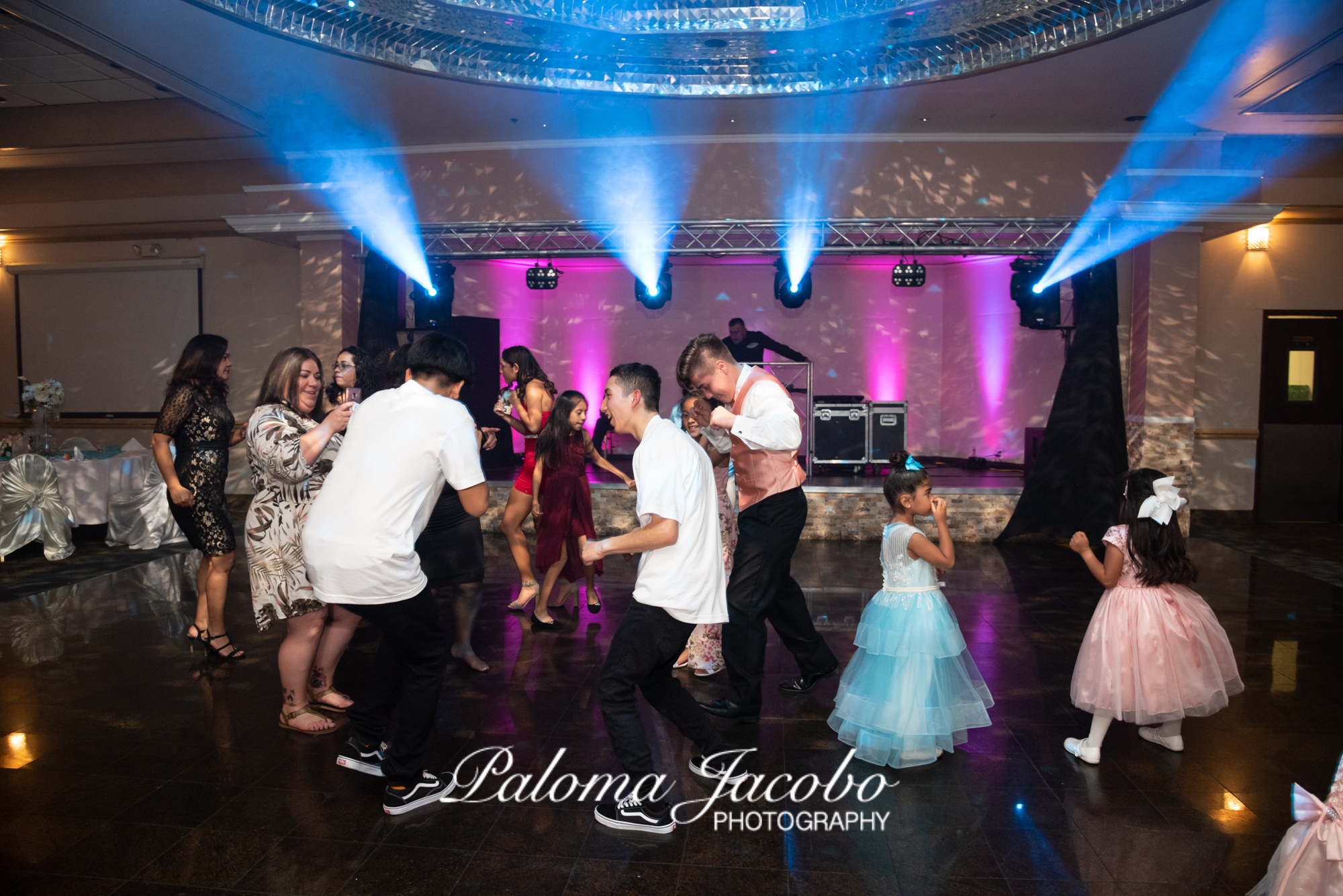 Quinceanera party by Paloma Jacobo Photography