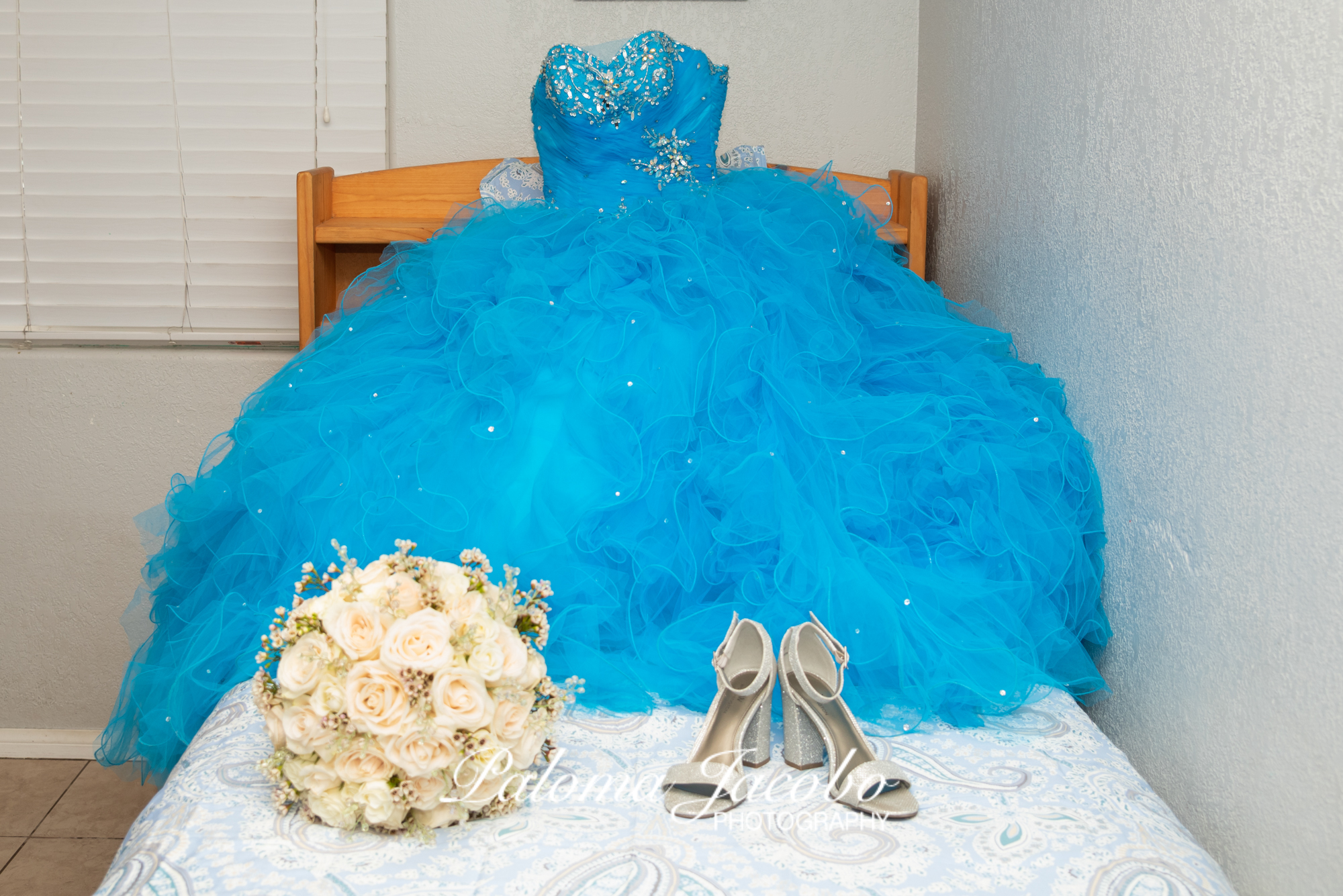 Blue Quinceanera dress and accessories by Paloma Jacobo Photography