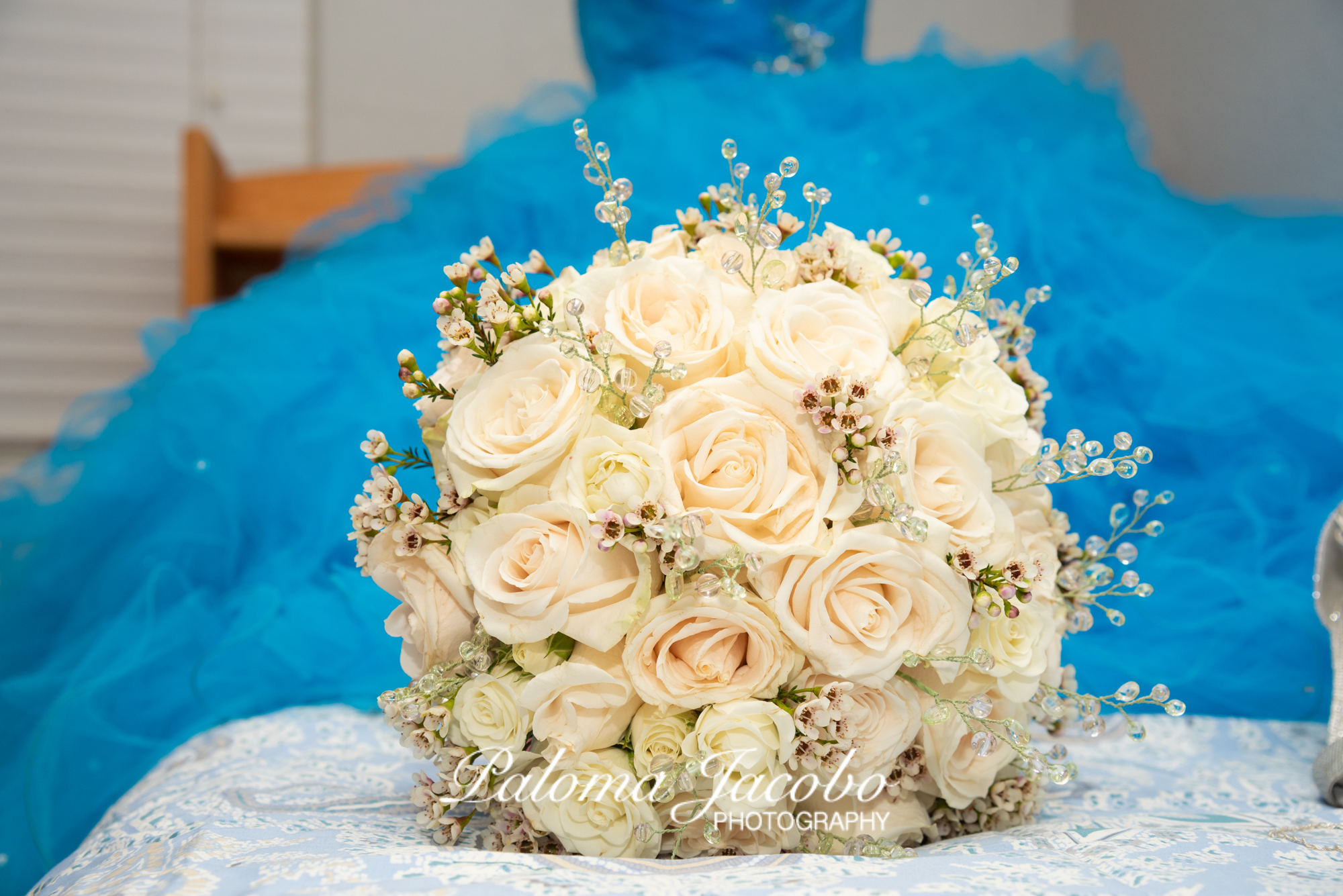 Natural flower Quinceanera bouquet by Paloma Jacobo Photography