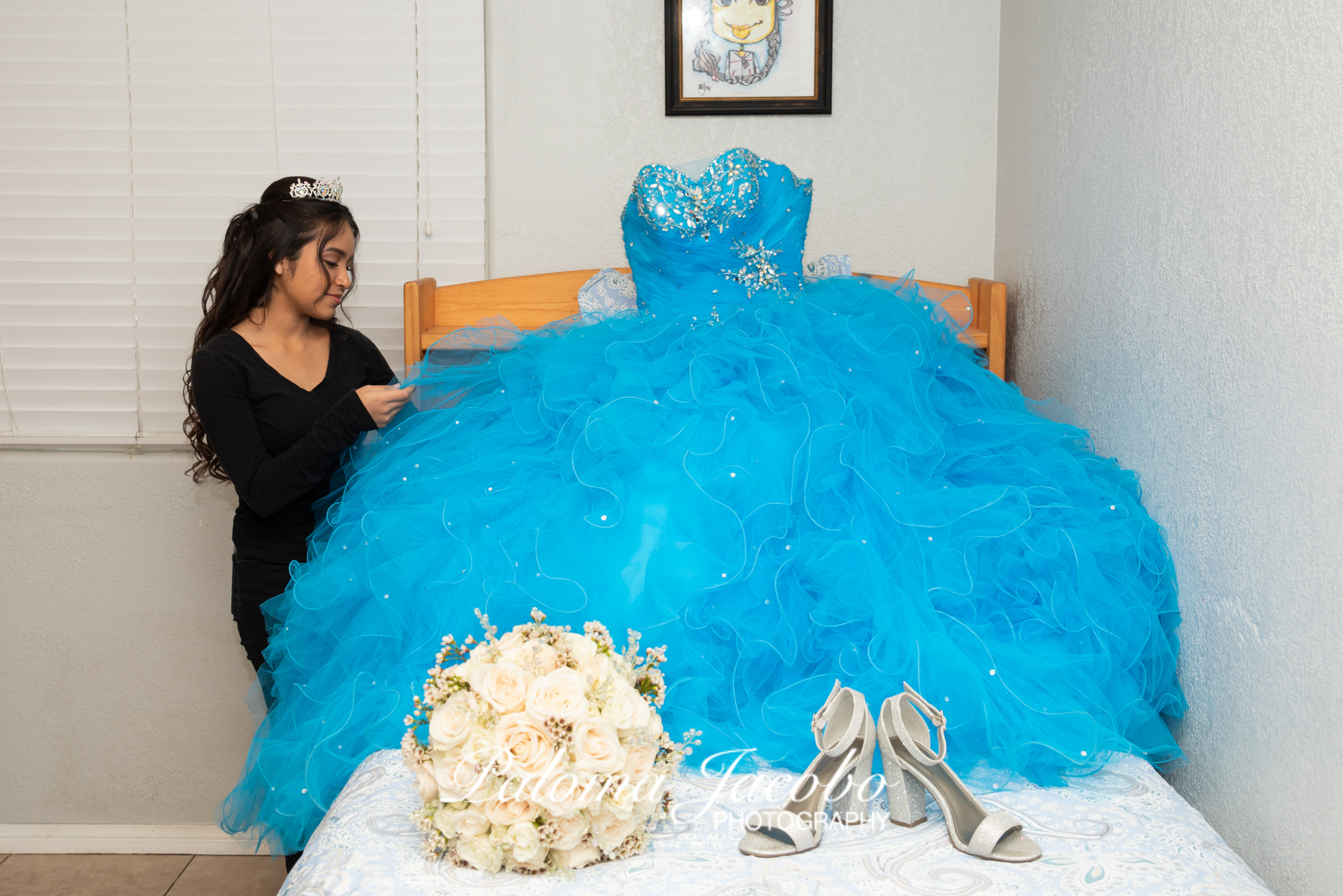 Quinceanera getting ready by Paloma Jacobo Photography