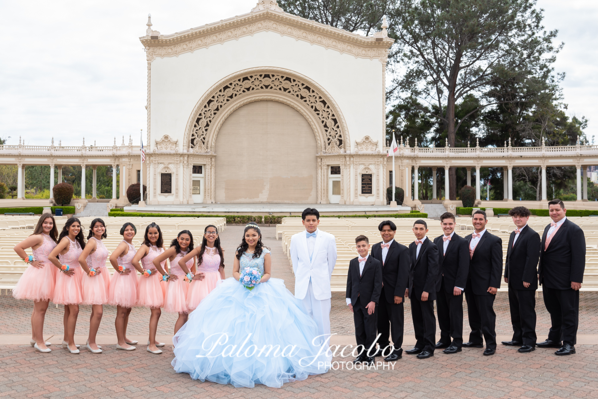 Quinceanera photo shoot with Damas and Chambelanes by Paloma Jacobo Photography