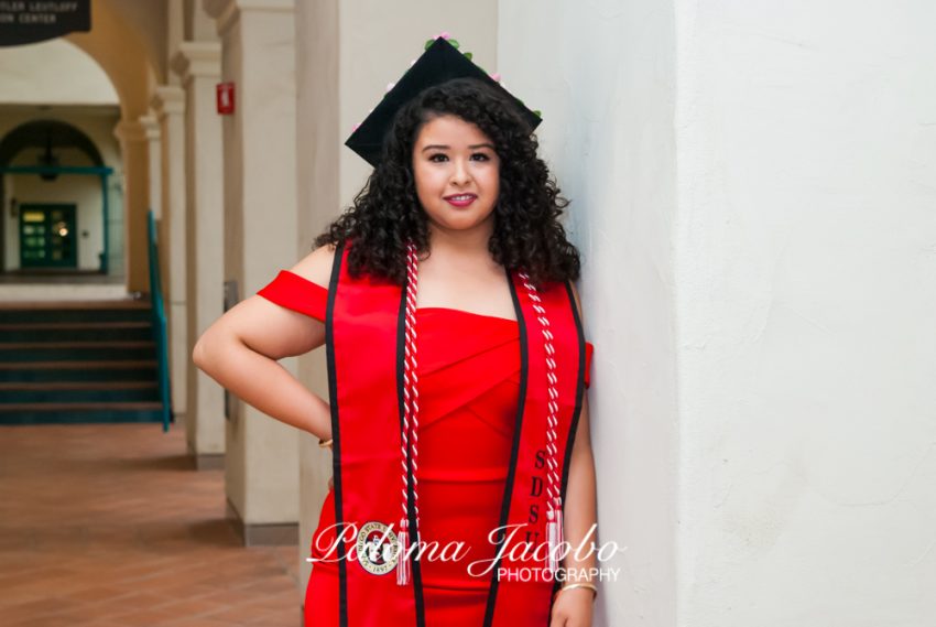 5 poses for graduation pictures - Quinceanera
