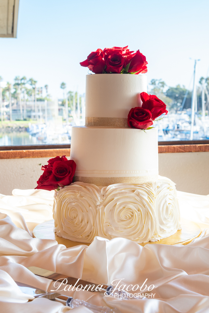 Red decorations for Quinceanera party by Paloma Jacobo Photography 