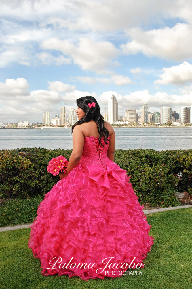 Quinceanera picture ideas by San Diego photographer Paloma Jacobo Photography