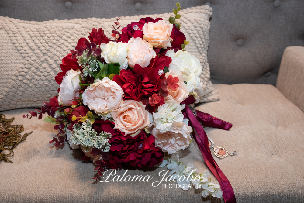 Ramo de flores de 
Boda charra campestre en Ramona by Paloma Jacobo Photography