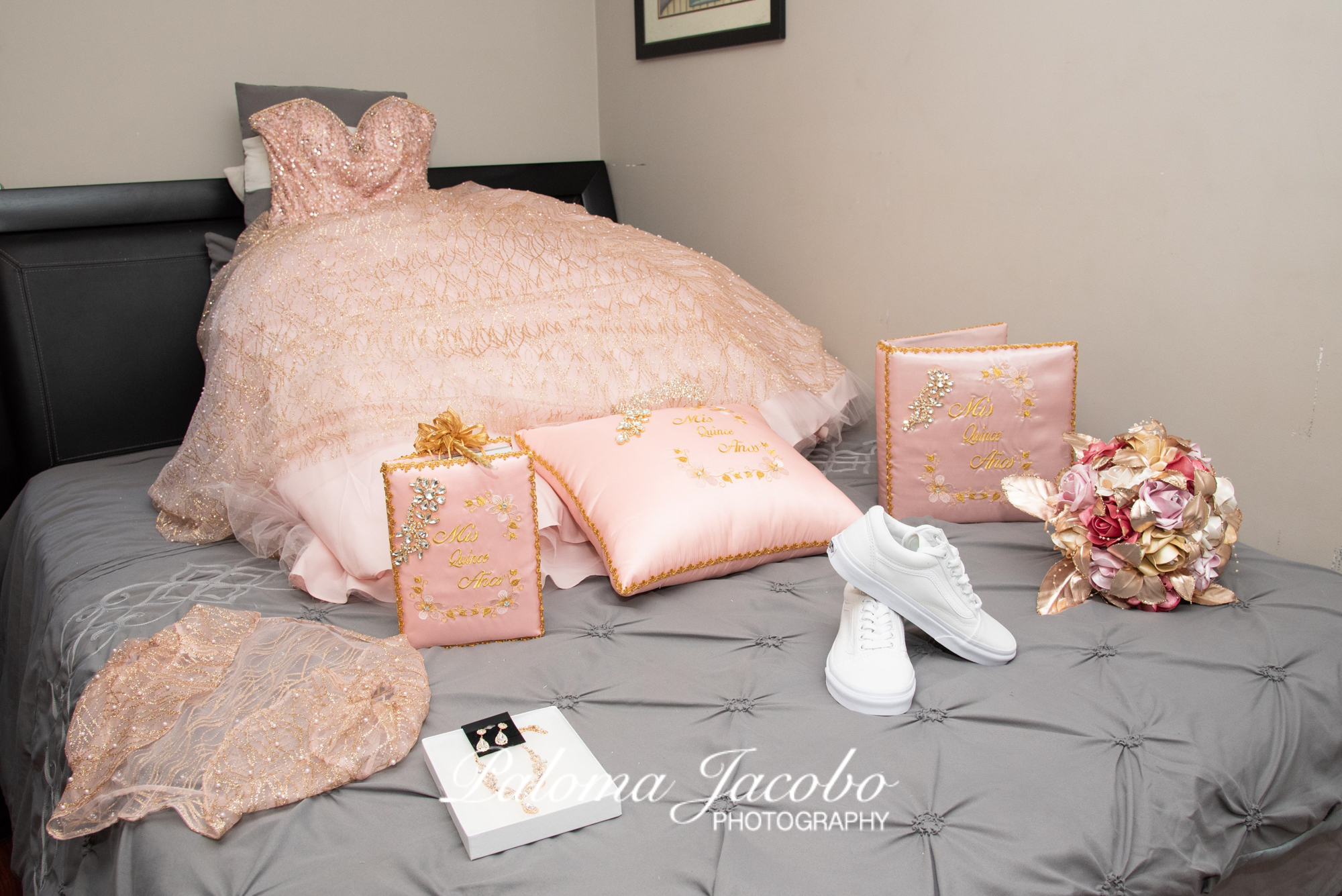 Quinceanera accessories by Paloma Jacobo Photography