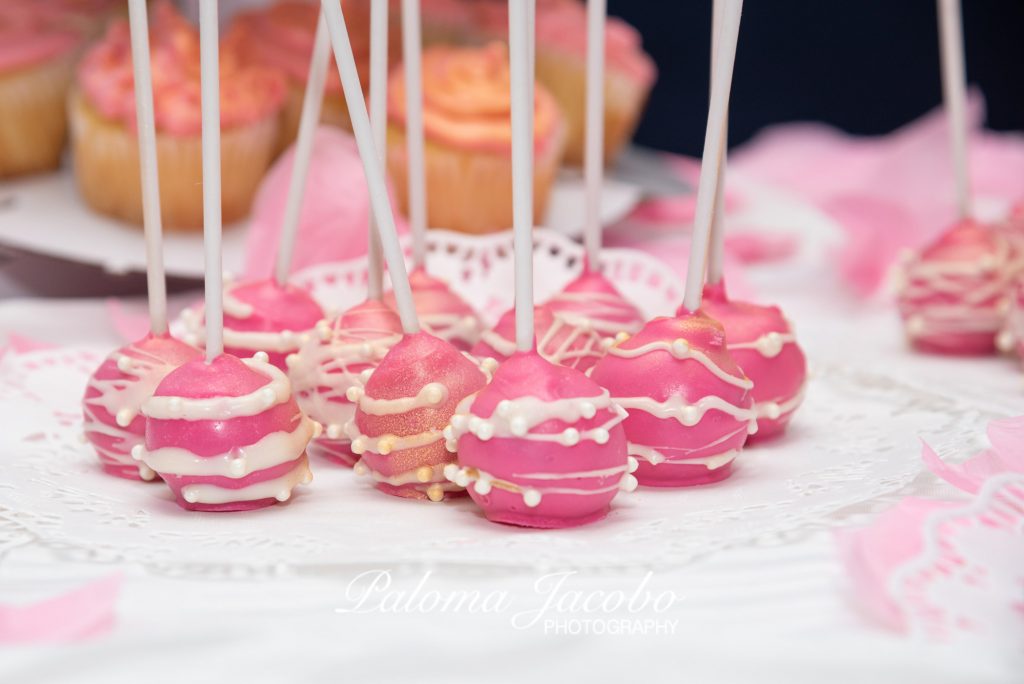 pink cake pops in pink and gold at Boulevard Hall by Paloma Jacobo Photography