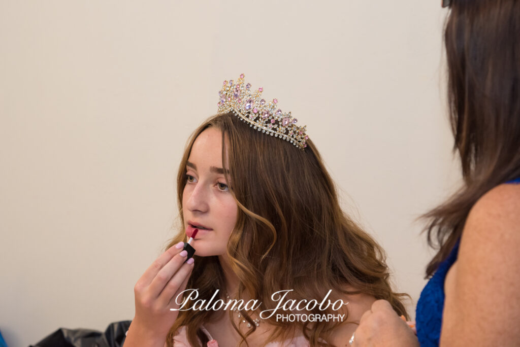 Quinceanera getting ready at Royal Banquet Hall by Paloma Jacobo Photography