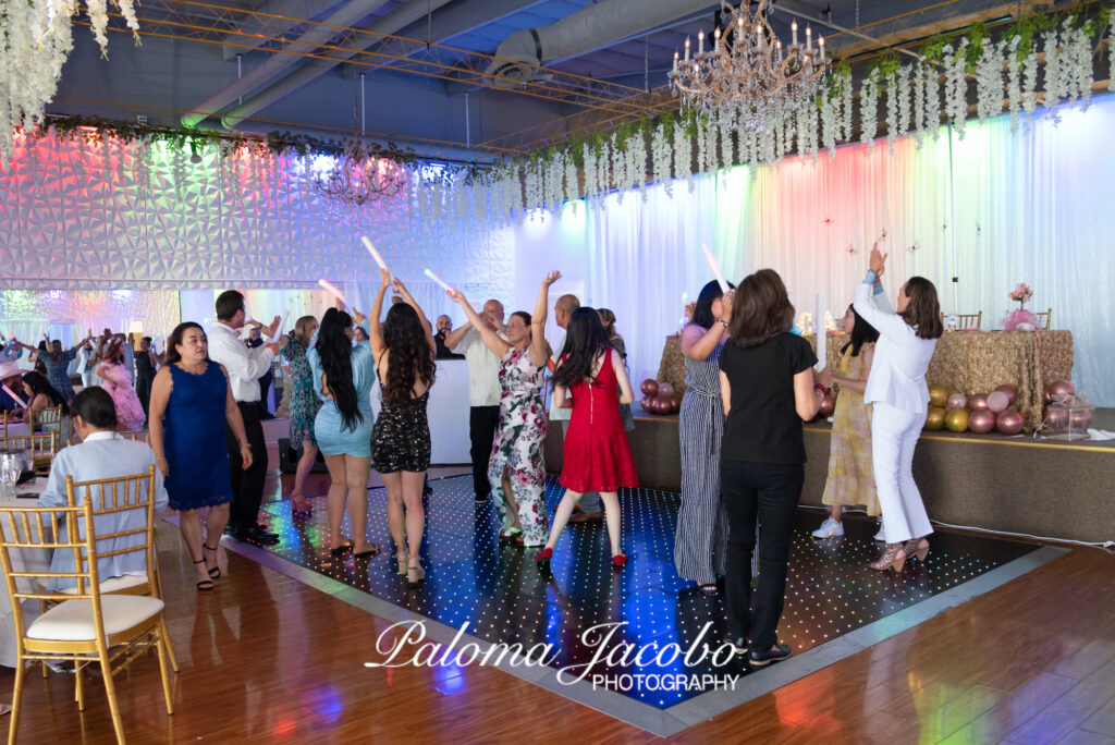 Quinceanera party at Royal Banquet Hall by Paloma Jacobo Photography